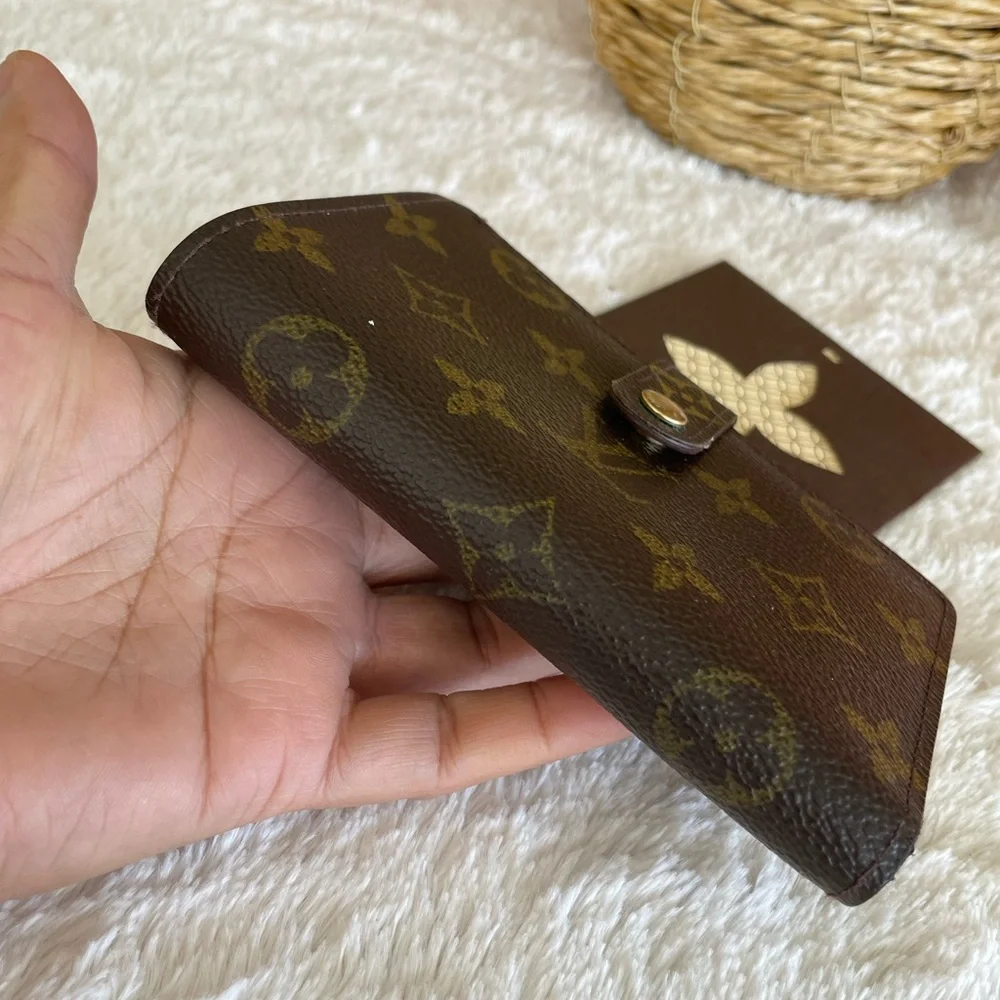 Louis Vuitton kisslock wallet.🤎🤎🤎🩷❤️🩷❤️ - Picture 7 of 16